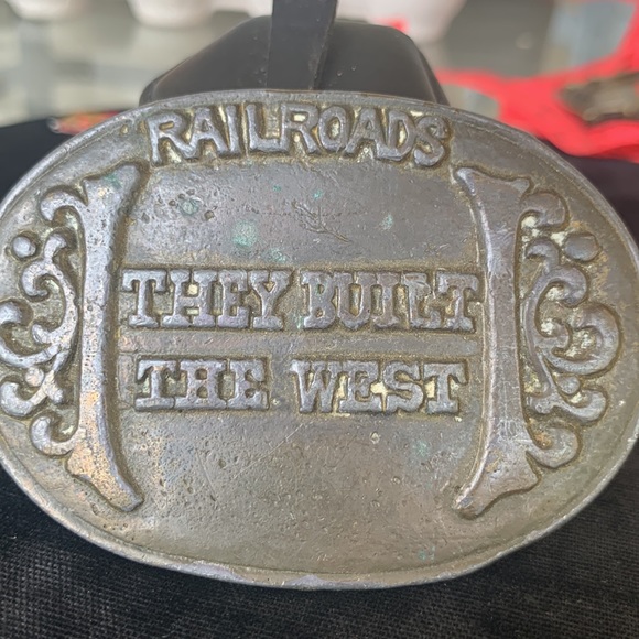 RAILROAD TRAINS BELT BUCKLE - Picture 2 of 10